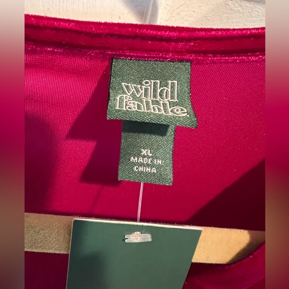 NWT 🩷Velvet, Fushia, Short Sleeve, Knee Length Dress by WILD FABLE, Back Zipper - Picture 2 of 8